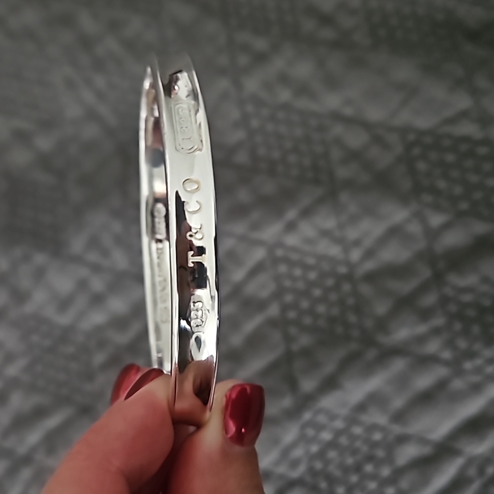 "Possilby real" Tiffany & Co Bangle